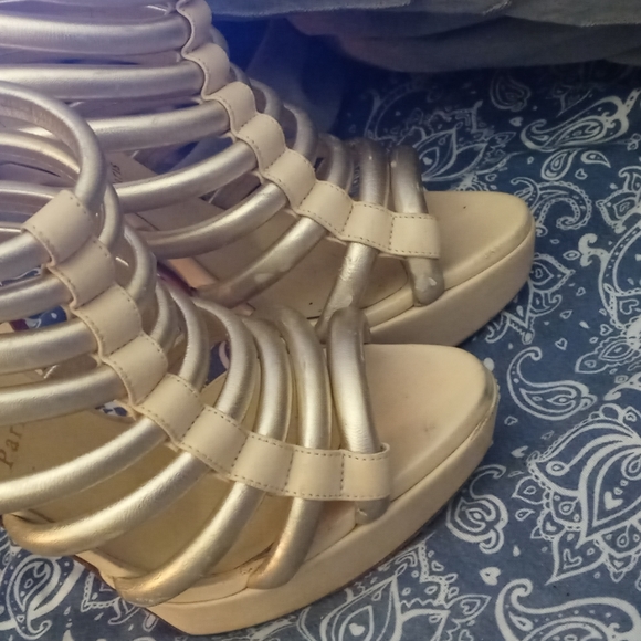 Red bottoms - Picture 3 of 3